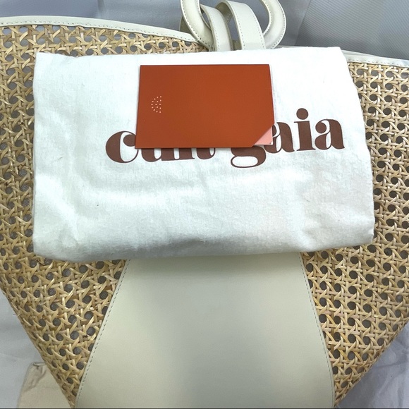 Cult Gaia Tan and Cream Tote Bag - Picture 15 of 16